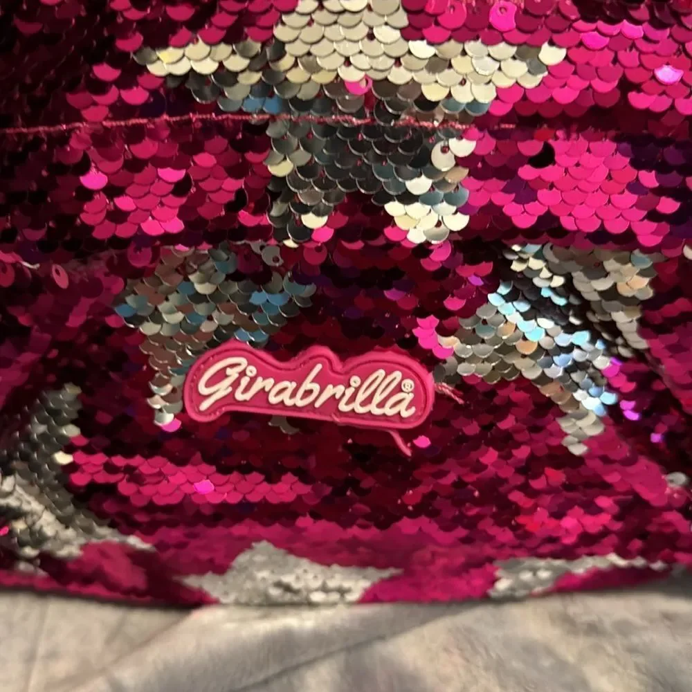 Girls NWOT Girabrilla Sequinned Backpack